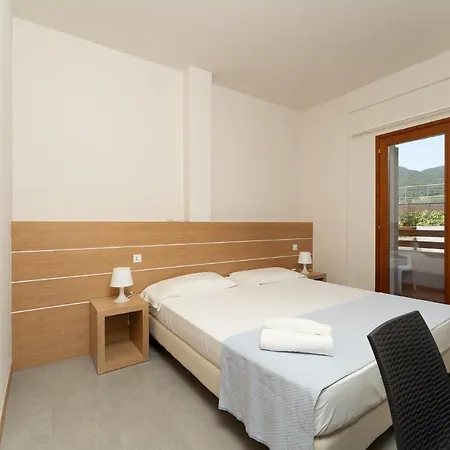 Hotel Delfino Procchio  Exterior photo