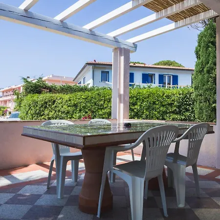 Hotel Delfino Procchio  Exterior photo